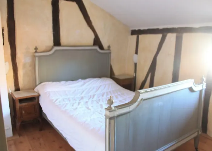 L' Ancien Relais De Poste - Margot *